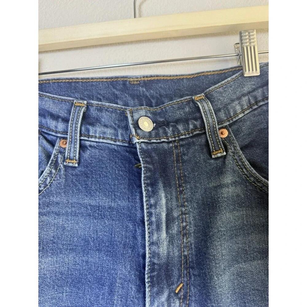 Levi’s 541 Athletic Fit Jeans Men’s 34x32 Medium Wash Tapered Stretch Denim